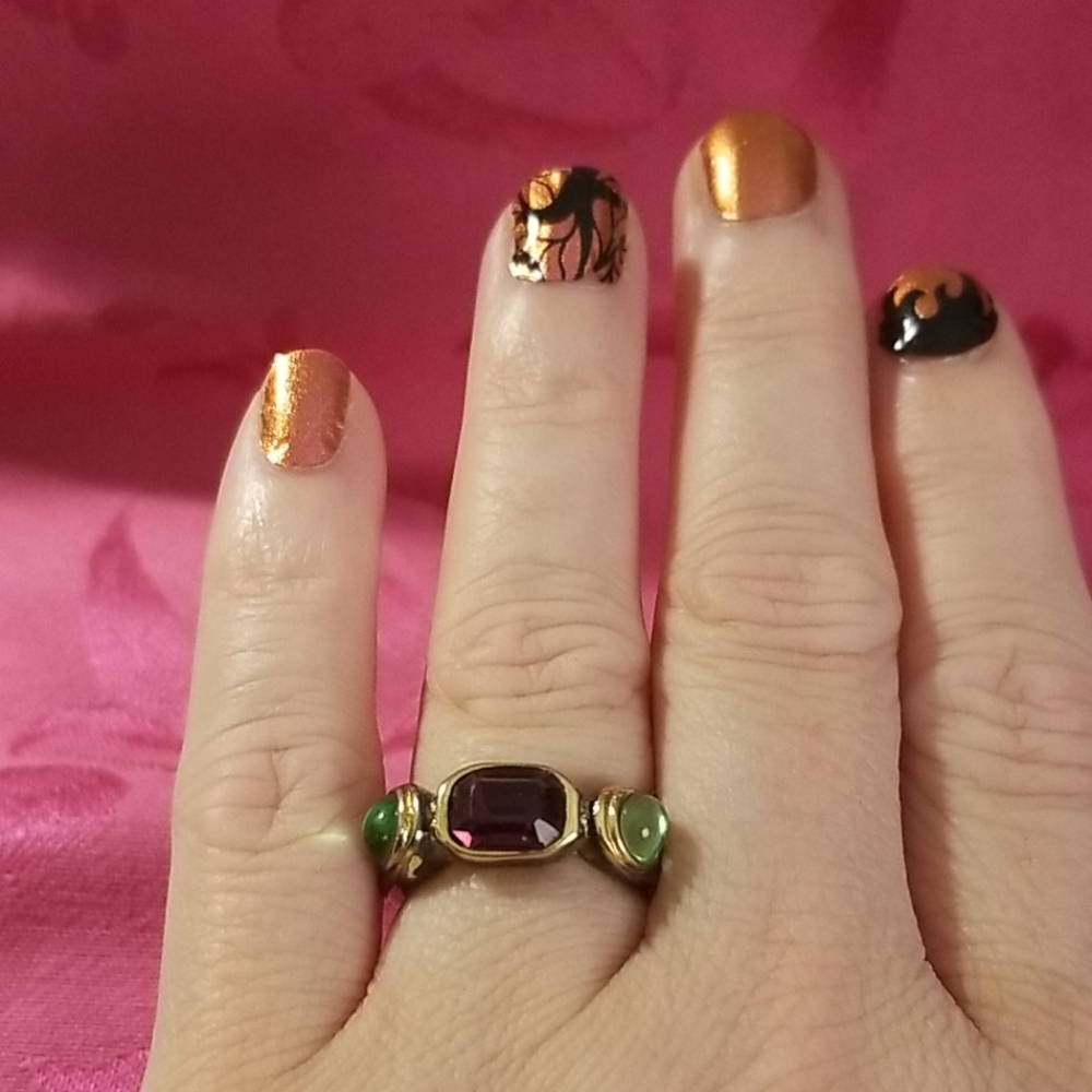 Fashion ring